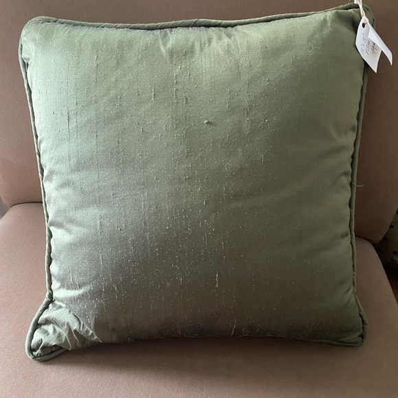 Silk & Linen PinUp Pillow - Picture 4 of 4